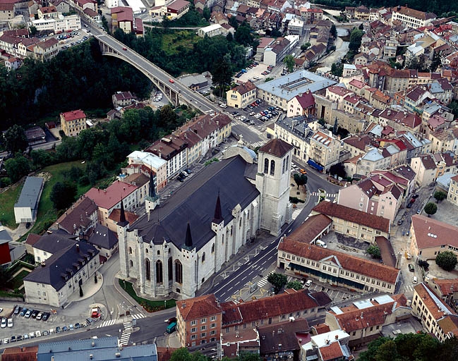 église abbatiale de l'abbaye Saint-Oyend, actuellement cathédrale Saint-Pierre, Saint-Paul et Saint-André