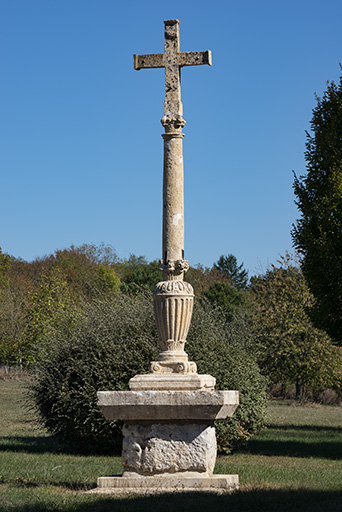 croix monumentale du chemin de l'Écu