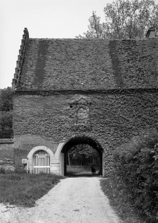 château fort Notre-Dame dit Château des Seigneurs de Pagny