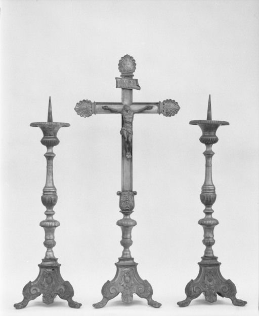 croix d'autel, chandelier d'autel (6, série)