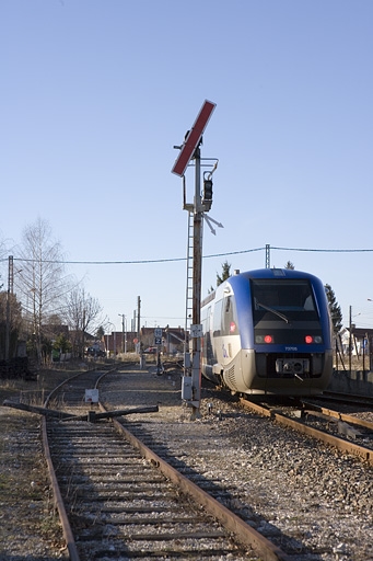 2 signaux mécaniques (sémaphores)