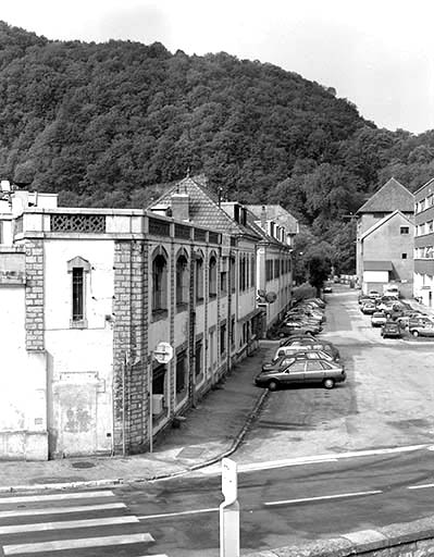 usine à papier de la société des Papeteries Bisontines, usine de fibres artificielles et synthétiques dite usine des Soieries puis de la Rhodiacéta