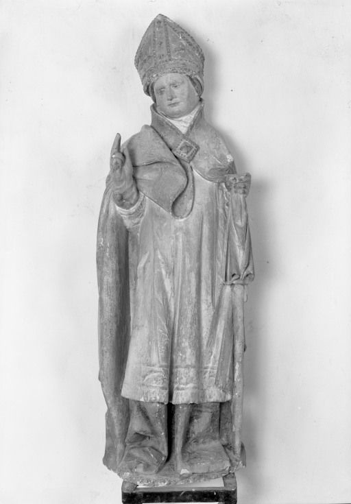 statue (petite nature) : saint Claude