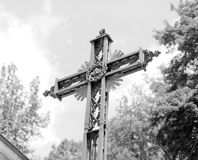 croix monumentale (croix de mission)