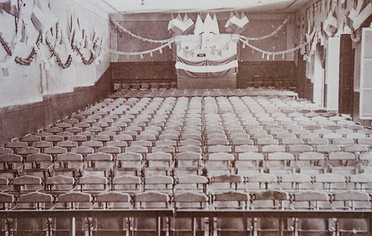 cinéma le Foyer puis Vox, actuellement salle de spectacle la Fabrique