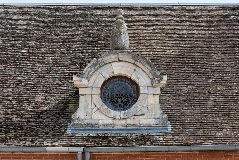remise agricole puis communs et théâtre de société