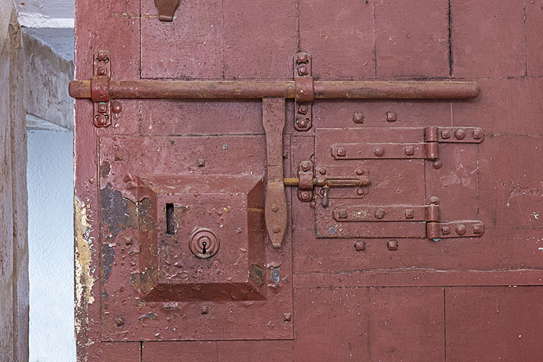 vantail de porte de prison