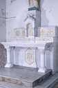 autel, 2 gradins d'autel, tabernacle (autel de la Vierge)