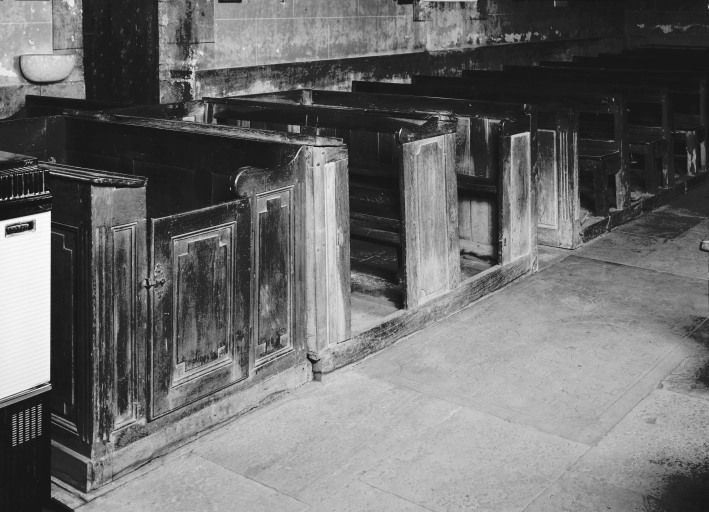 bancs de fidèles (bancs d'église, 2, n° 2)
