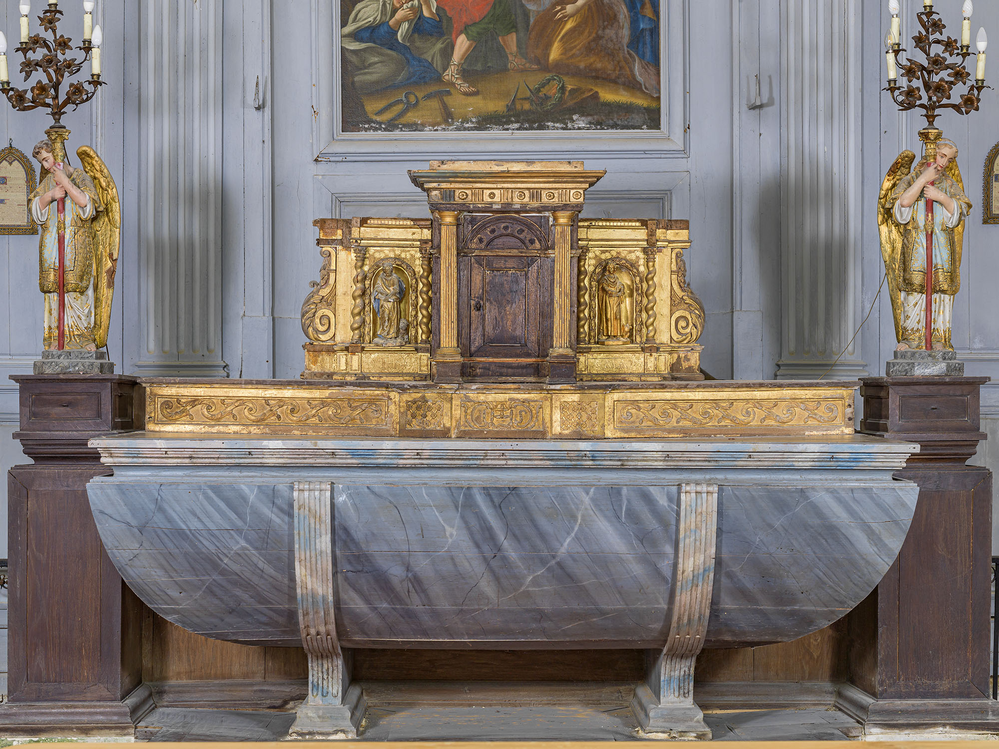 maître-autel ; tabernacle ; statuettes (deux)