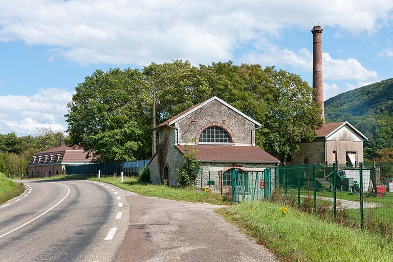 usine de produits chimiques, puis centrale hydroélectrique