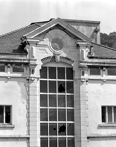 usine à papier de la société des Papeteries Bisontines, usine de fibres artificielles et synthétiques dite usine des Soieries puis de la Rhodiacéta
