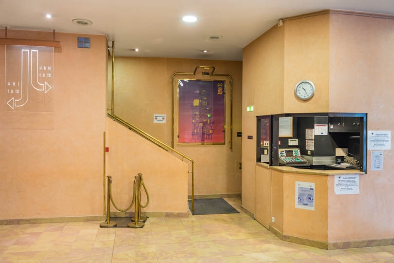 salle paroissiale et cinéma Familia puis théâtre des Feuillants