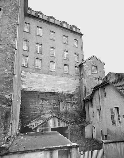 ensemble fortifié dit château