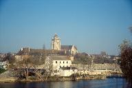 moulin à blé, scierie dit moulin à Bateau puis moulin Barraux, actuellement immeuble de bureaux