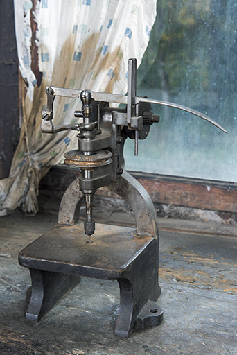 machine à percer (perceuse à colonne)