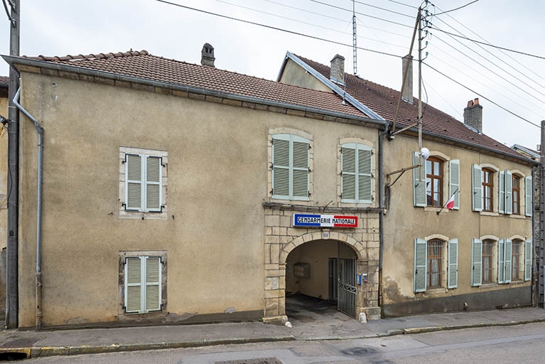 maison, puis hôtel de ville, puis gendarmerie
