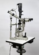 microscope et instrument d'ophtalmologie (biomicroscope dit lampe à fente Topcon)