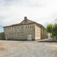 ancienne verrerie de Saint-Léger-des-Vignes ; actuellement complexe sportif du Centre Fresneau (activités liées au canal du Nivernais)