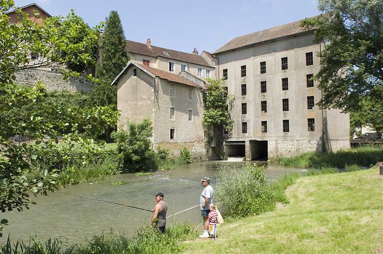 moulin à farine, puis minoterie, actuellement entrepôt municipal