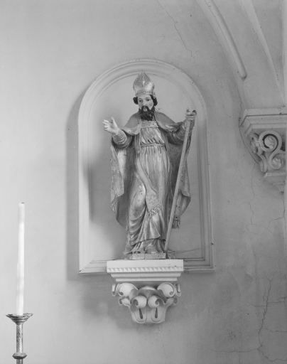 statue : saint Nicolas (?)