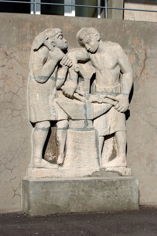 haut-relief : La Forge (ou L'Apprentissage)