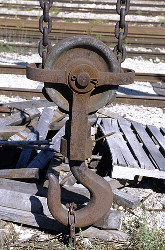machine à lever à bâti fixe (grue tournante fixe)