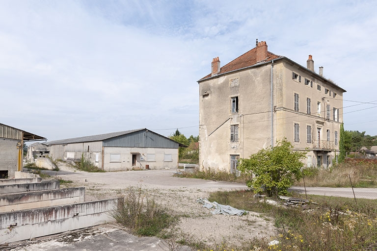 maison actuellement immeuble