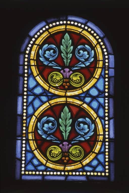 ensemble de quatre verrières décoratives et une verrière figurée : Baptême et Martyre de saint Gervais de Chalon