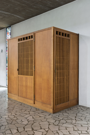 le mobilier de l'église Saint-Pie X à Besançon