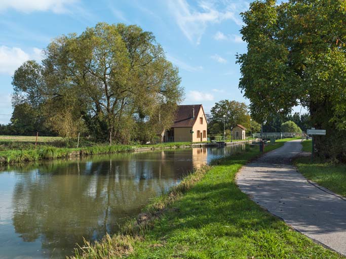 site de l'écluse 33 du versant Méditerranée, dite de La Loyère ; site d'écluse XLV (canal du Centre)