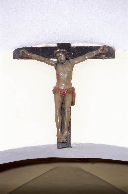 statue : Christ en croix