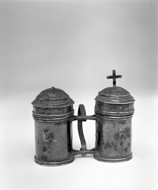 2 ampoules aux saintes huiles