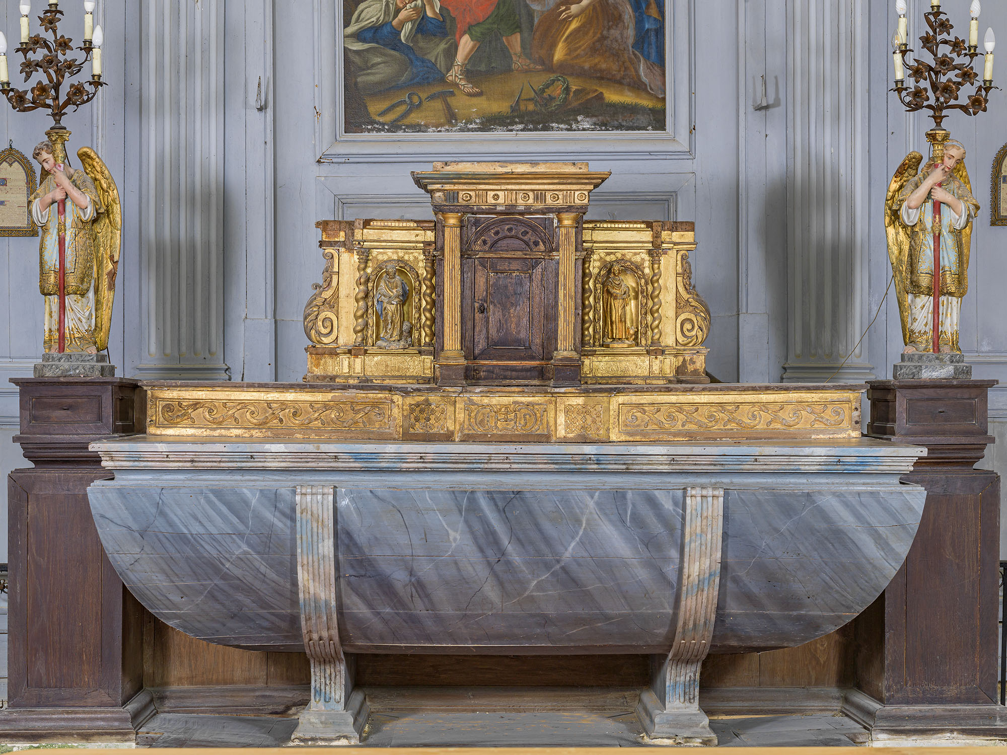 maître-autel ; tabernacle ; statuettes (deux)