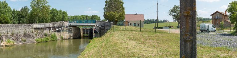 pont de Digoine, pont sur l'écluse 19 du versant Loire (canal du Centre)