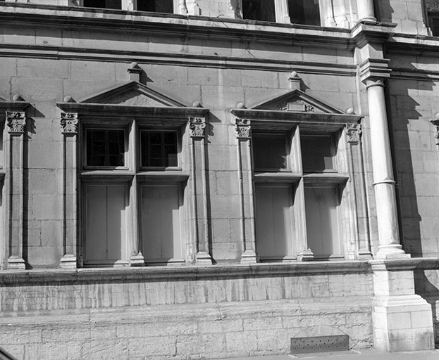 palais Granvelle, puis musée d'histoire, actuellement musée du Temps