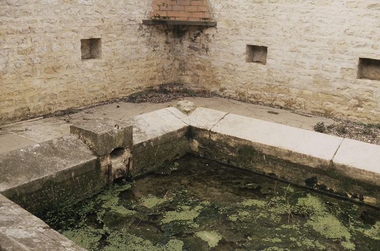 lavoir ; fontaine