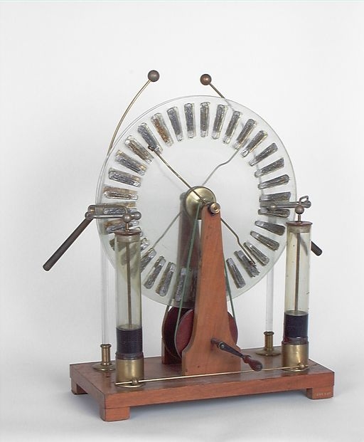 instrument de démonstration en électrostatique n° 3 : machine de Wimshurt