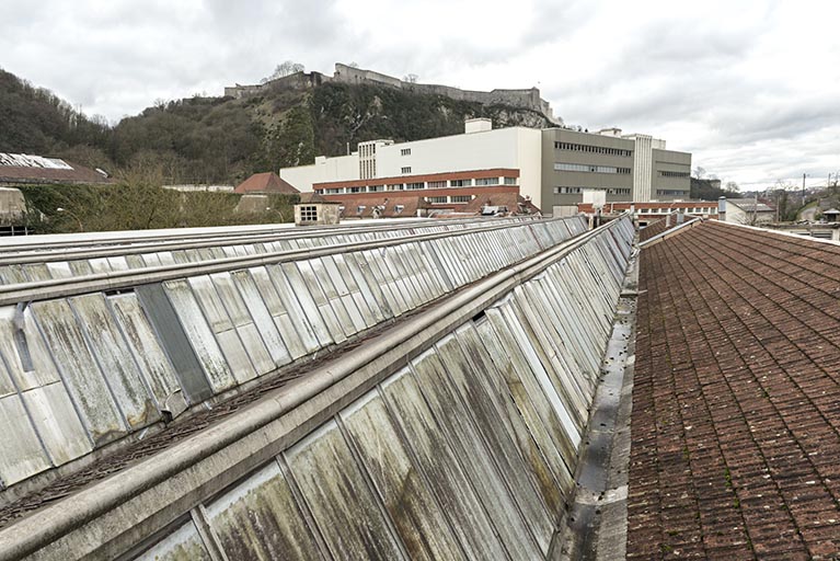 usine à papier de la société des Papeteries Bisontines, usine de fibres artificielles et synthétiques dite usine des Soieries puis de la Rhodiacéta