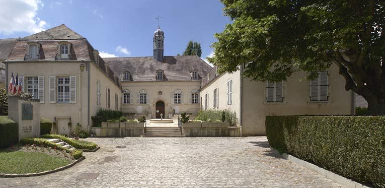 hôpital Saint-Nicolas, puis hôpital local