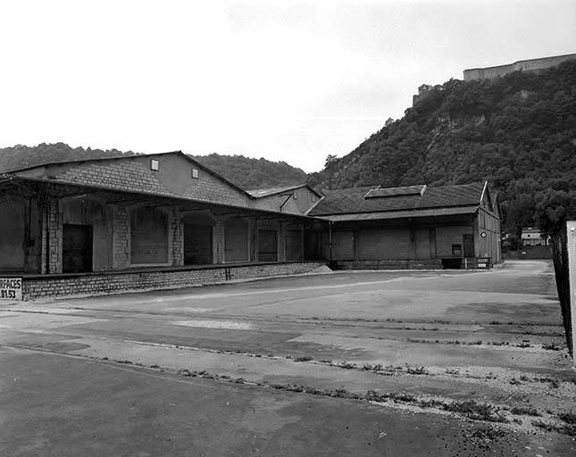 usine à papier de la société des Papeteries Bisontines, usine de fibres artificielles et synthétiques dite usine des Soieries puis de la Rhodiacéta