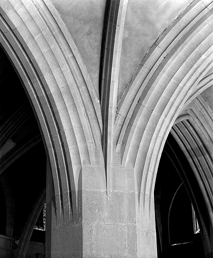 église abbatiale de l'abbaye Saint-Oyend, actuellement cathédrale Saint-Pierre, Saint-Paul et Saint-André