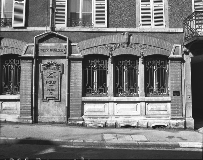 maison, puis imprimerie Barbizet, puis Barbizet-Roux, puis Gilbert Roux, actuellement logement