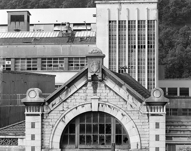 usine à papier de la société des Papeteries Bisontines, usine de fibres artificielles et synthétiques dite usine des Soieries puis de la Rhodiacéta