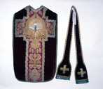 chasuble, étole (ornement rouge)