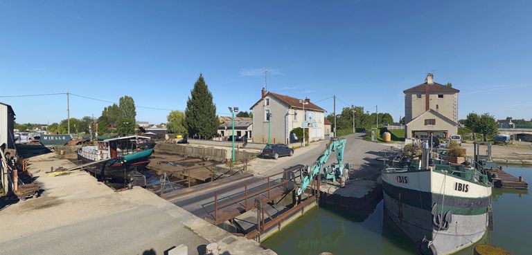 port de Saint-Jean-de-Losne (canal de Bourgogne)