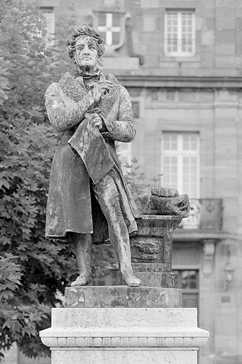 monument commémoratif de Georges Cuvier