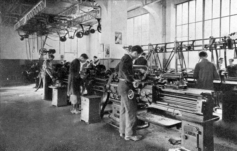 école professionnelle dite Ecole nationale d'Optique puis lycée polyvalent Victor Bérard