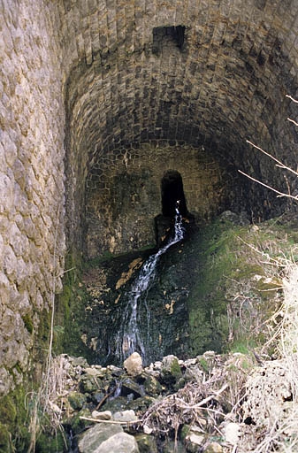murs de soutènement et mur de soutènement à arcades (voie ferrée Andelot - La Cluse)