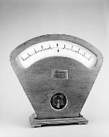 instrument de mesure de forces électromotrices (galvanomètre Carpentier)